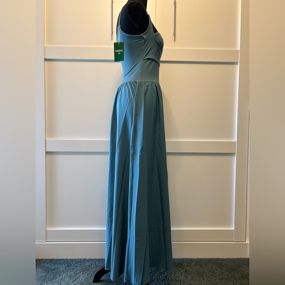 HALARA Breezeful Backless Side Pocket Maxi Dress NWT Size S - Picture 3 of 16